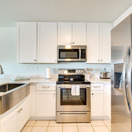 Cedar Key Condo With Balcony And Gulf Views! Bagian luar foto